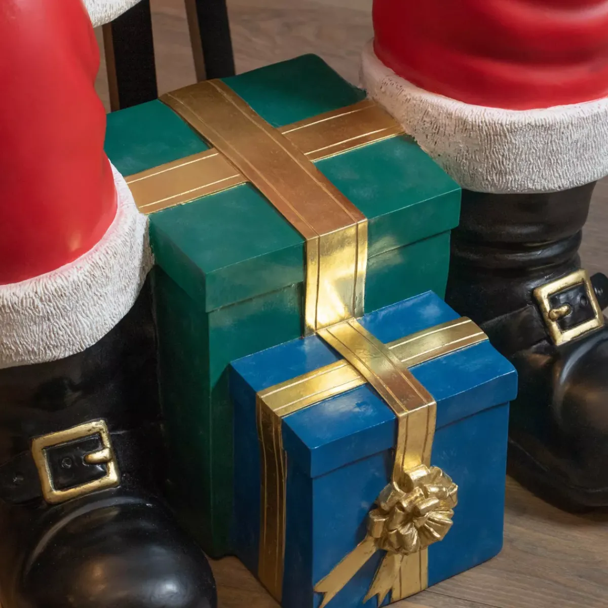 EMINZA Babbo Natale Animali E Personaggi|Personaggi E Oggetti Grande Dimensione-Babbo Natale tradizionale Gigante (H137 cm) Klaus seduto e i regali