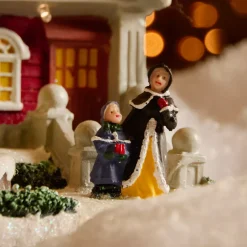 KAEMINGK Villaggio Di Natale Luminoso-Casa del Villaggio di Natale illuminata, musicale e animata a pile (H23 cm) Camden Street