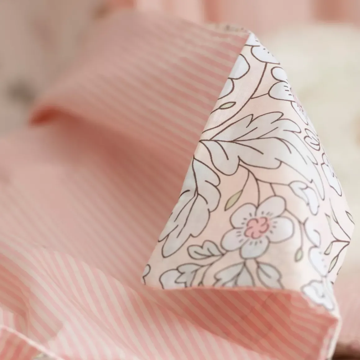 Completo lenzuola per bambini con 2 federe in cotone (240 x 220 cm) Pimprenelle Rosa