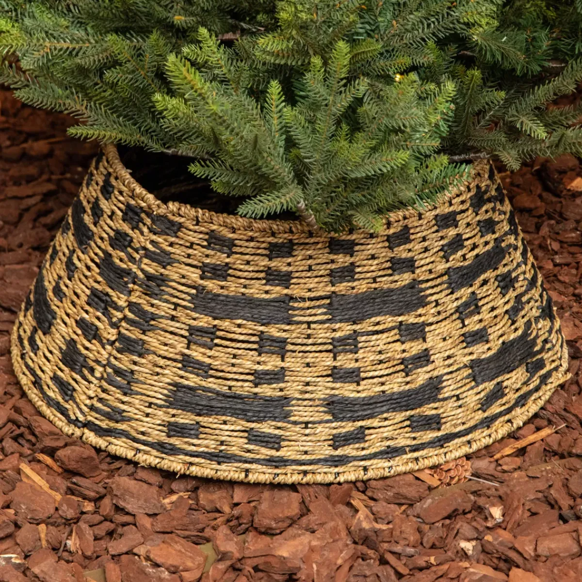 KAEMINGK Accessori Per Albero Di Natale-Copribase albero di Natale intrecciato (D70 cm) Classic Nero e