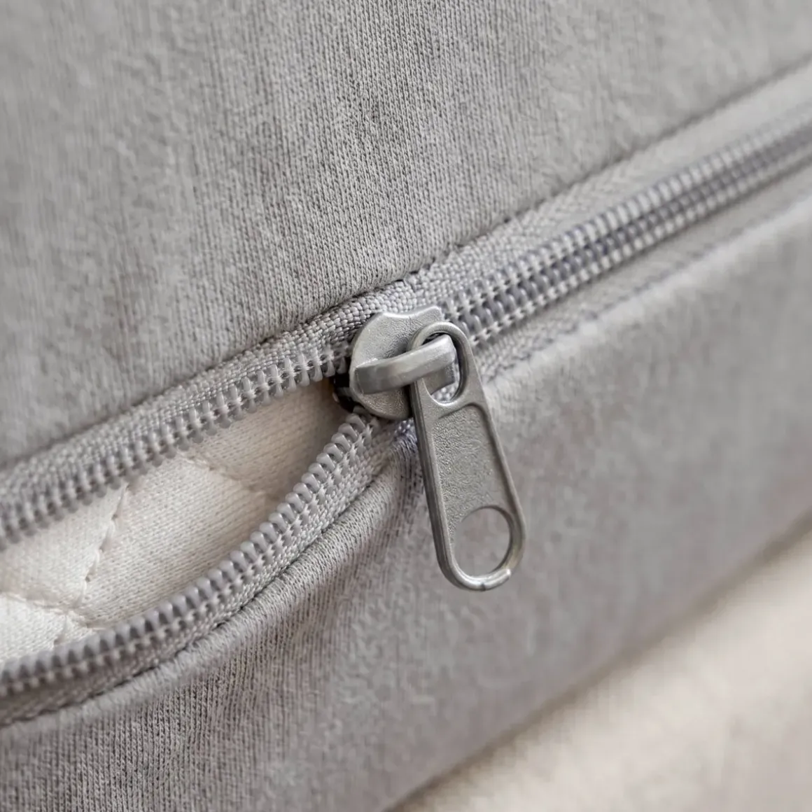 Coprimaterasso integrale (140 cm) Emeline Grigio chiaro