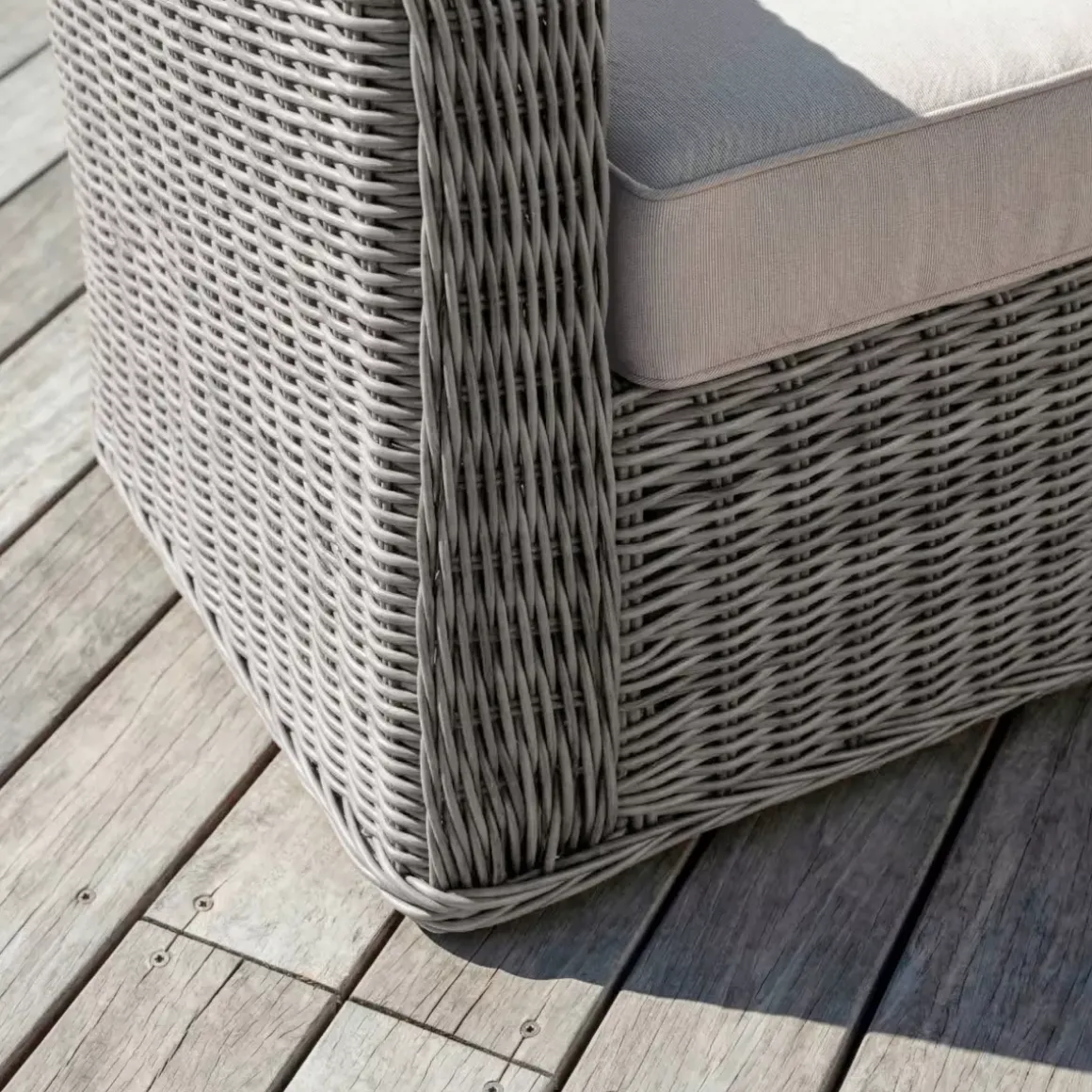 Divano da giardino in resina intrecciata 2 posti Calvi Grigio e tortora