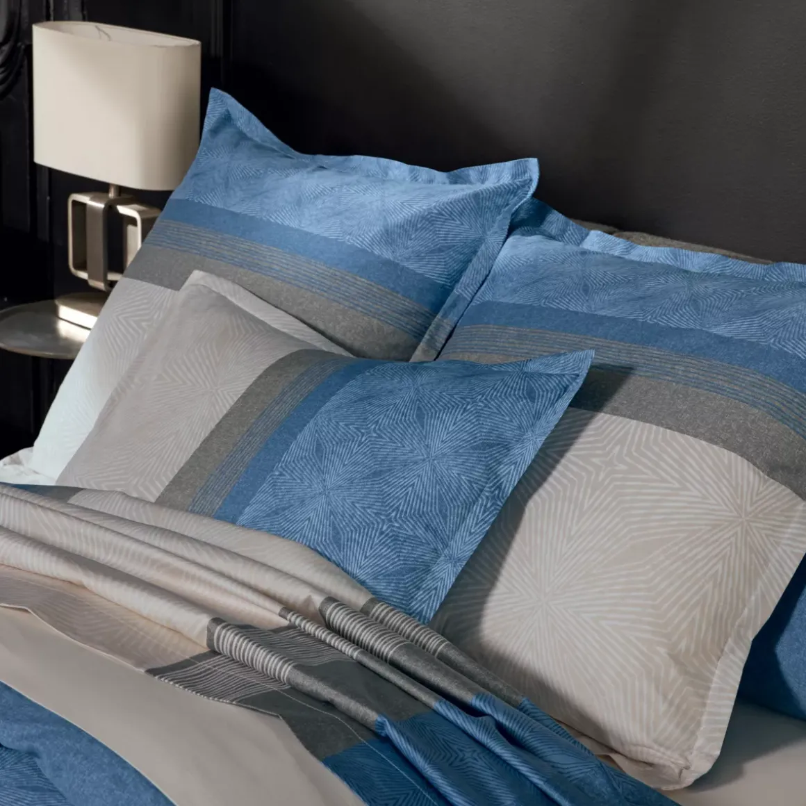 Federa quadrata raso di cotone (65 x 65 cm) Tiago Blu