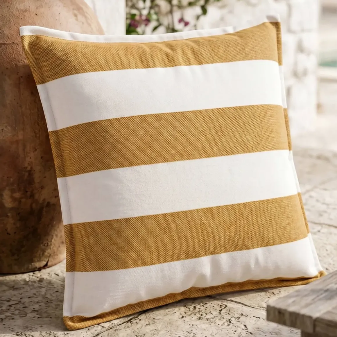 Fodera per cuscino da esterno quadrato idrorepellente (60 x 60 cm) Noa Giallo ocra