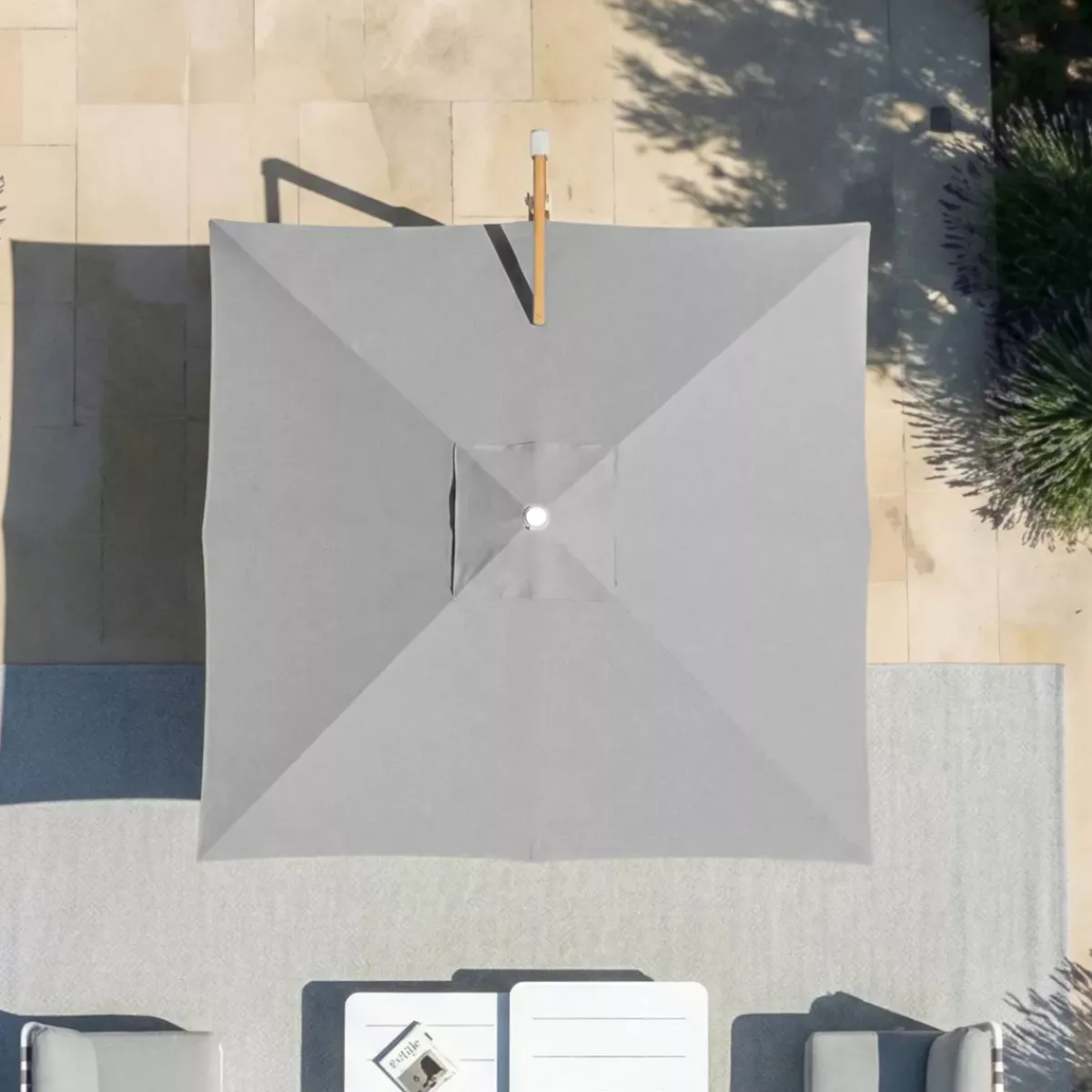 MOBELLIA Ombrelloni Da Giardino-Ombrellone decentrato quadrato in alluminio con base (3 x 3 m) Elyra effetto legno e Grigio