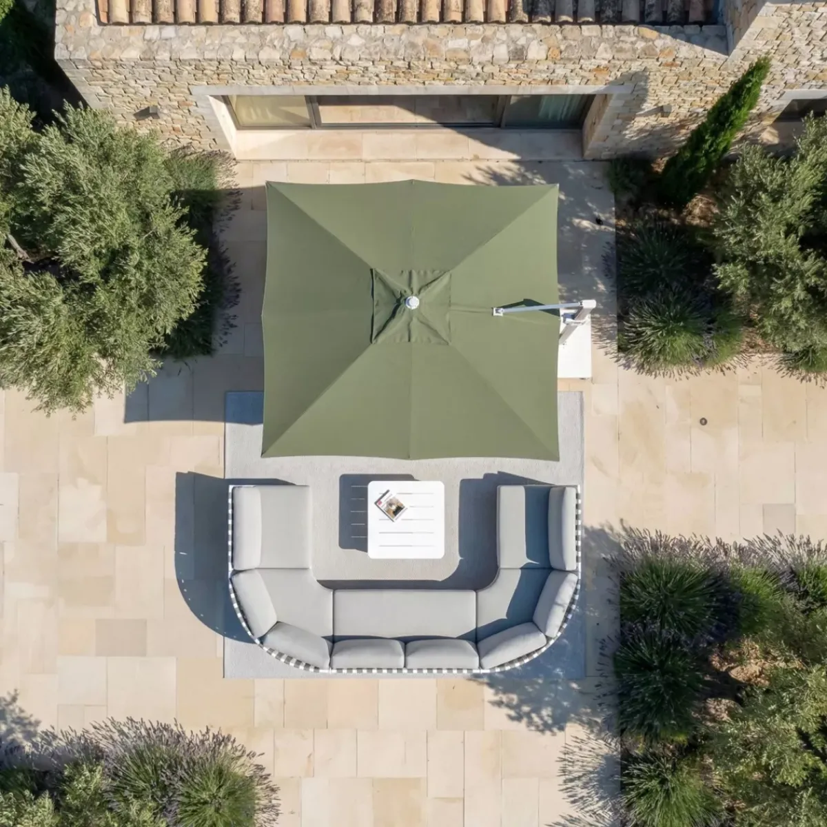 MOBELLIA Ombrelloni Da Giardino-Ombrellone decentrato quadrato in alluminio con base (3 x 3 m) Elyra Metallico lucido e Verde oliva