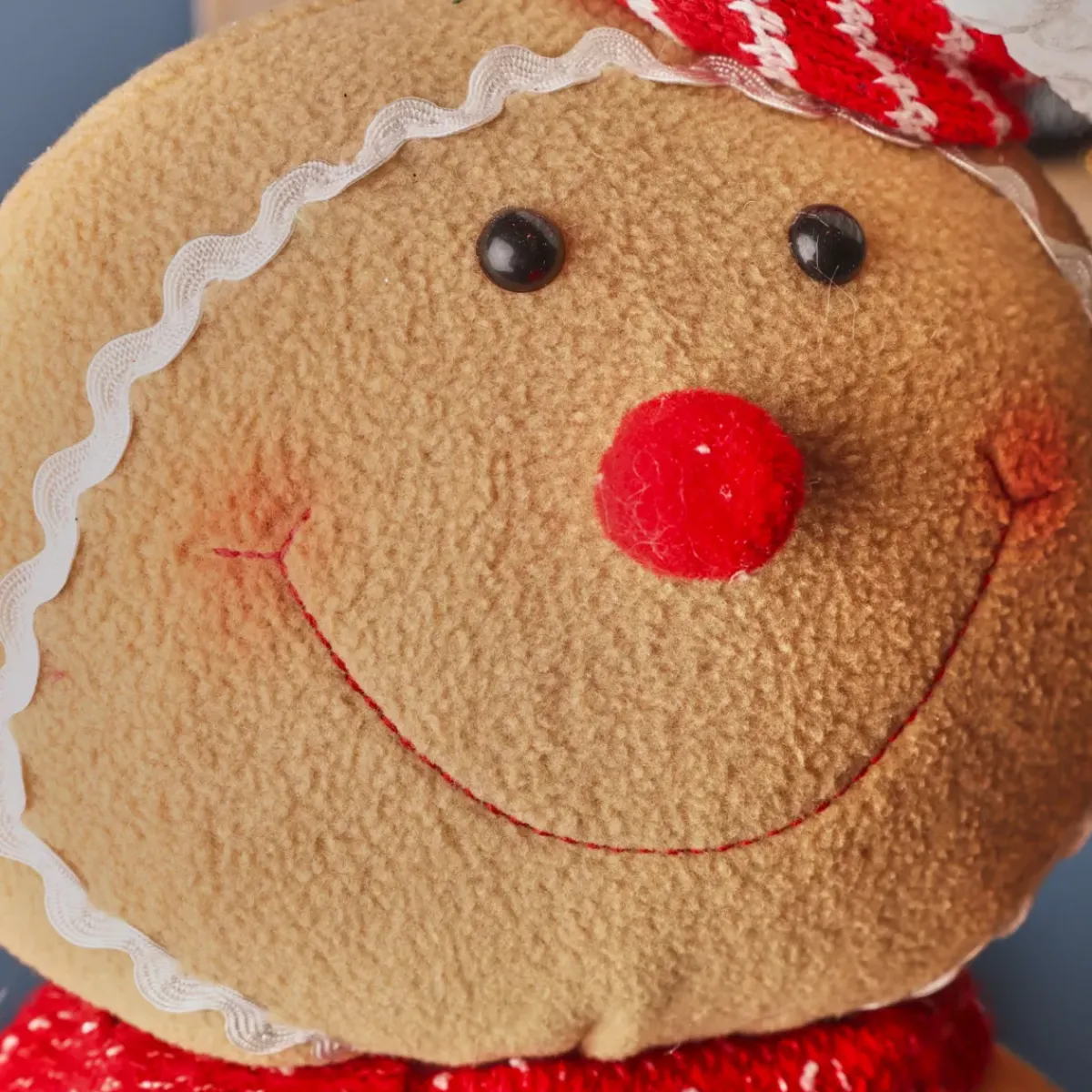 KAEMINGK Babbo Natale Animali E Personaggi-Omino di pan di zenzero in piedi (H57 cm) Camille sciarpa Rossa