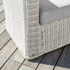 Salotto da giardino in resina intrecciata 4 posti 4 pezzi Calvi Bianco e grigio chiaro