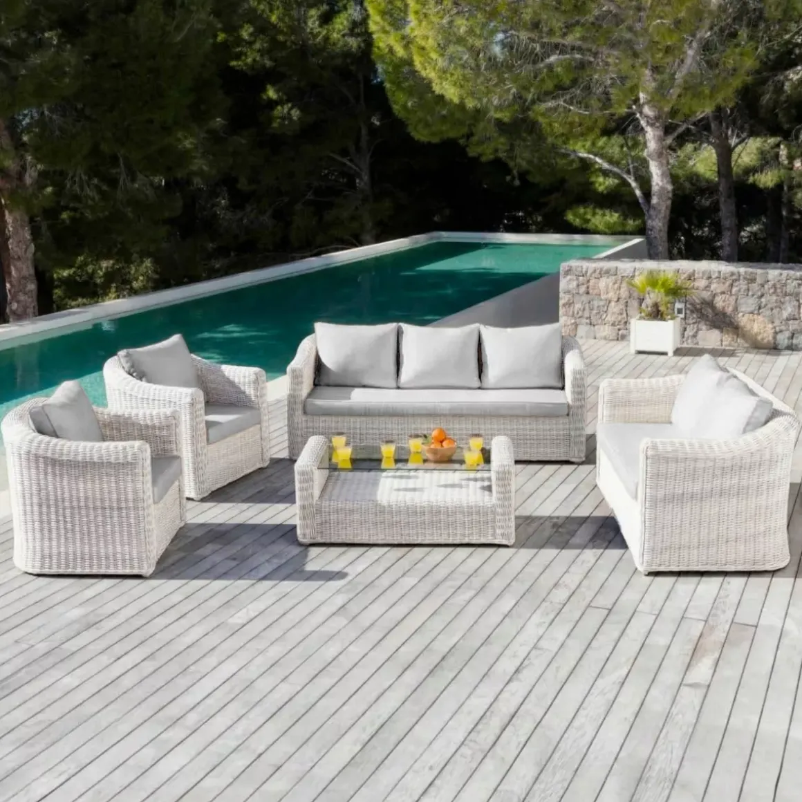 Salotto da giardino in resina intrecciata 7 posti 5 pezzi Calvi Bianco e grigio chiaro