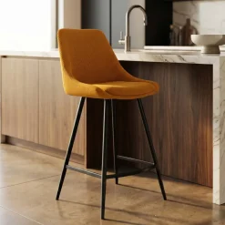 Sgabello Alto-Set di 2 sedie per isola centrale con schienale in velluto a coste (Altezza seduta 67cm) Juno curry