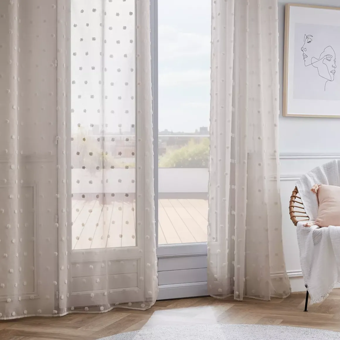 Tenda con occhielli e pon pon (140 x 240 cm) Emie Beige